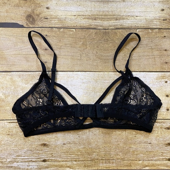 Plumeria Swimwear Lace Bra in Black - Picture 4 of 4